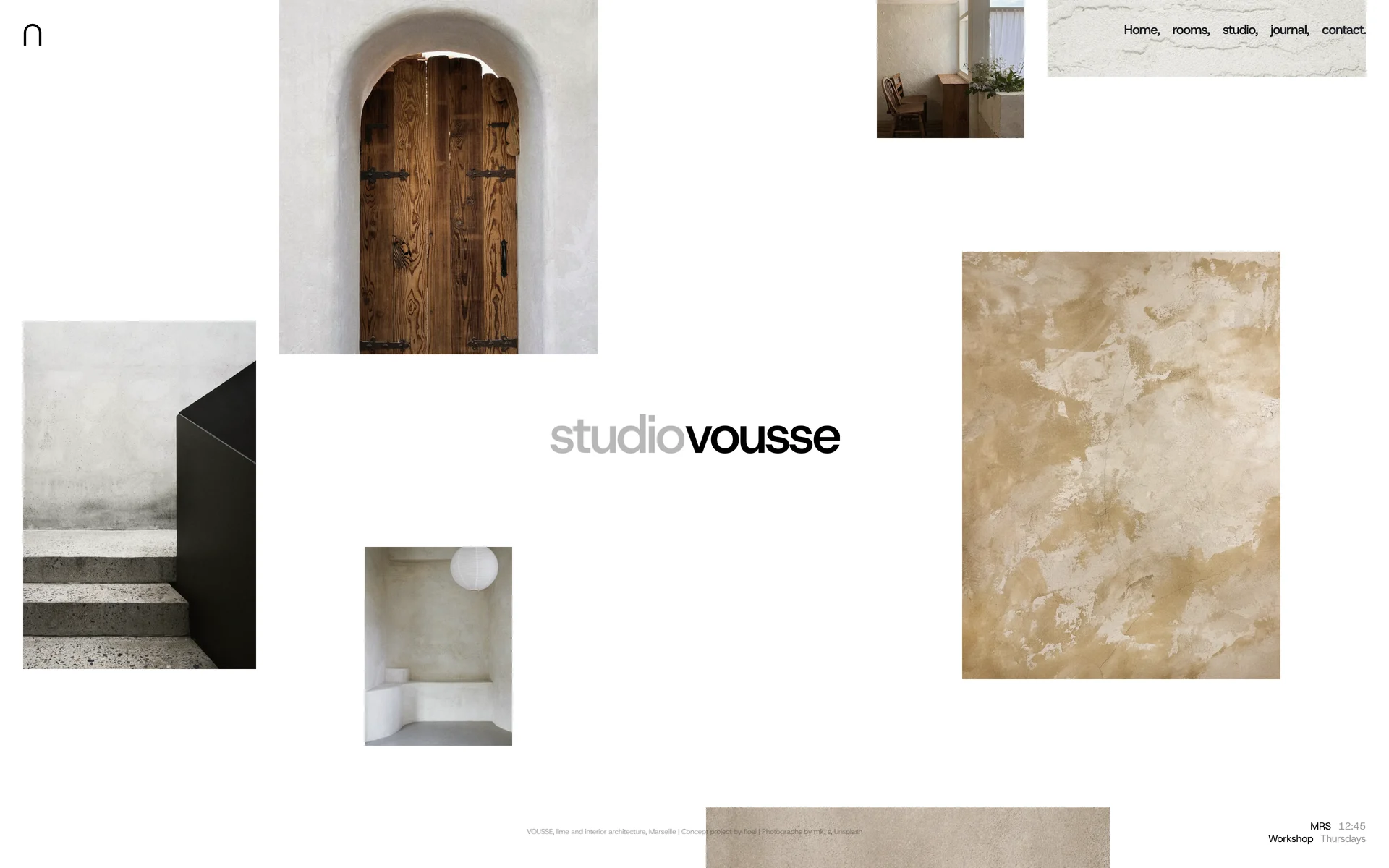 De homepage van VOUSSE: foto's van een eikenhouten boogdeur, kalkmuren, een trap en een okerkleurige muur verspreid over een witte pagina rond de naam van de studio.